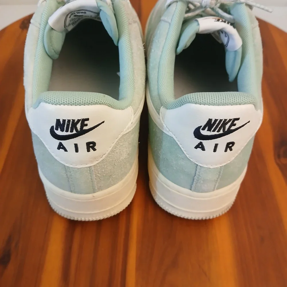 Nike Air Force 1 '07 LV8 Certified Fresh Men 9 Enamel Green Sneakers DO9801-300